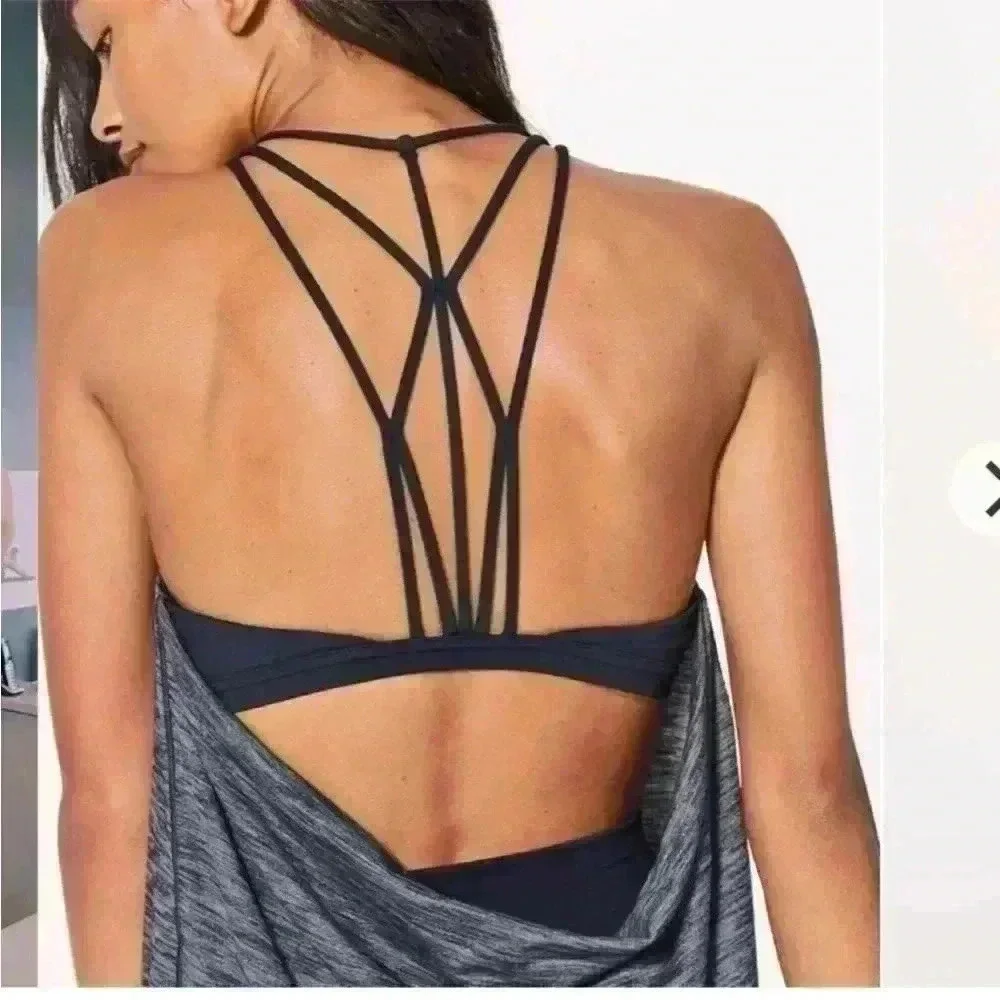Lululemon woman’s top